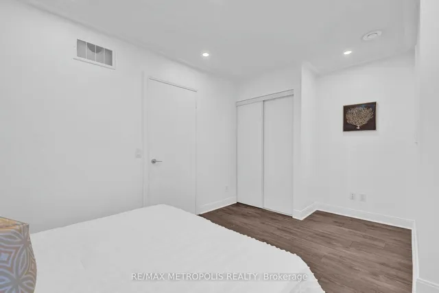 Additional image 30 of 295 Village Green Sq Unit TH55