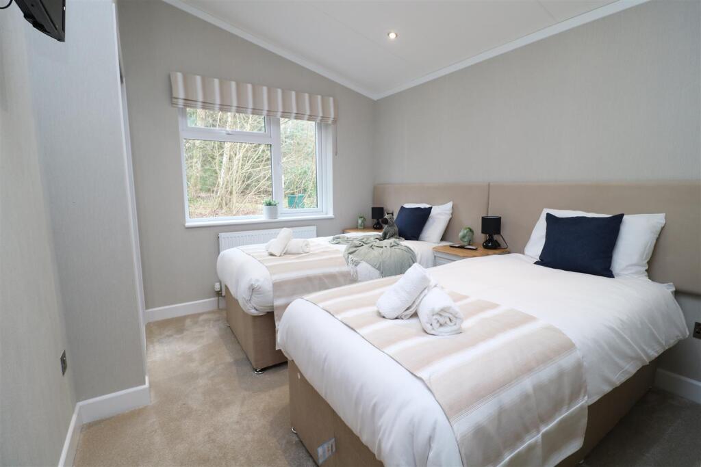 Additional image 10 of Lake View, Brokerswood