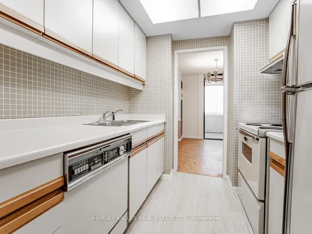 Additional image 10 of 3000 Bathurst St Unit 1101