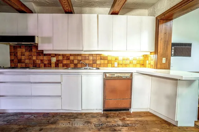 Additional image 15 of 27 Cortland Ave