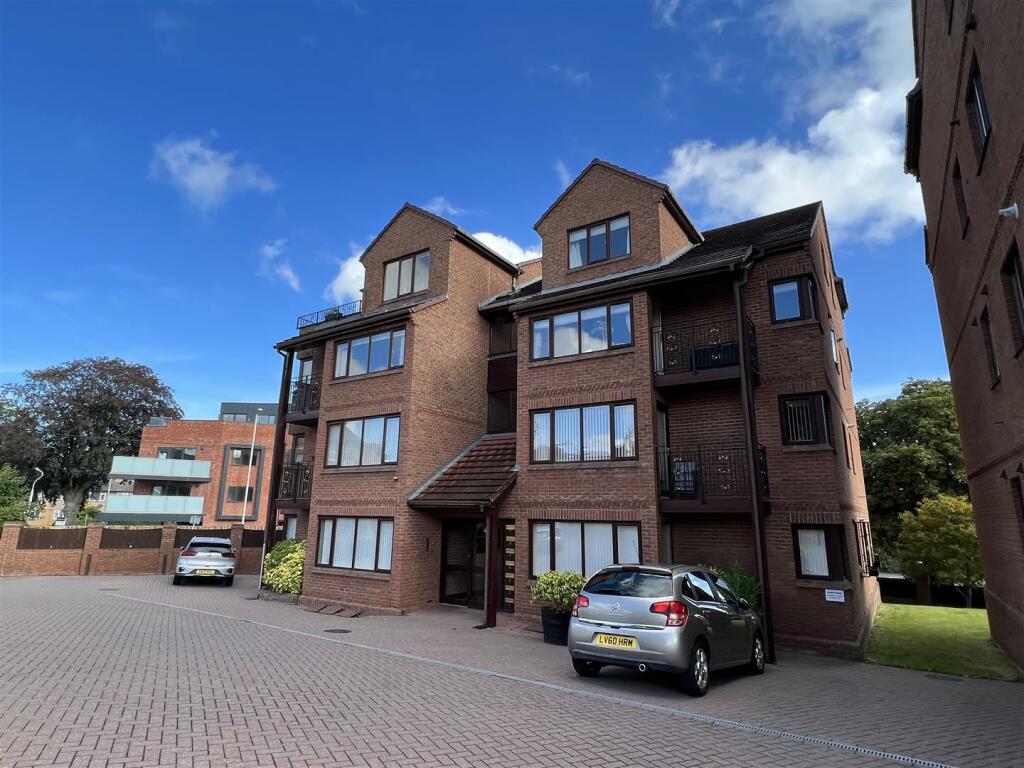 Additional image 23 of Mount Avenue, Heswall, Wirral