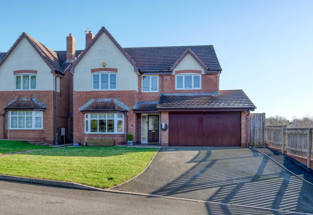 Four Oaks Drive, Marlbrook, Bromsgrove, B61 0SF