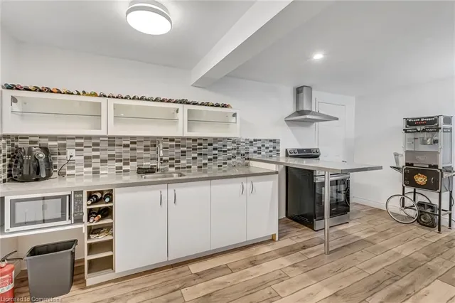 Additional image 18 of 2218 Vista Dr