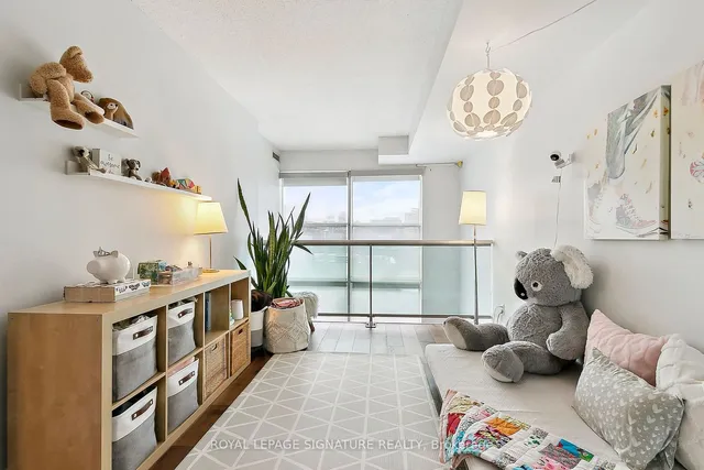 Additional image 31 of 36 Blue Jays Way Unit 903