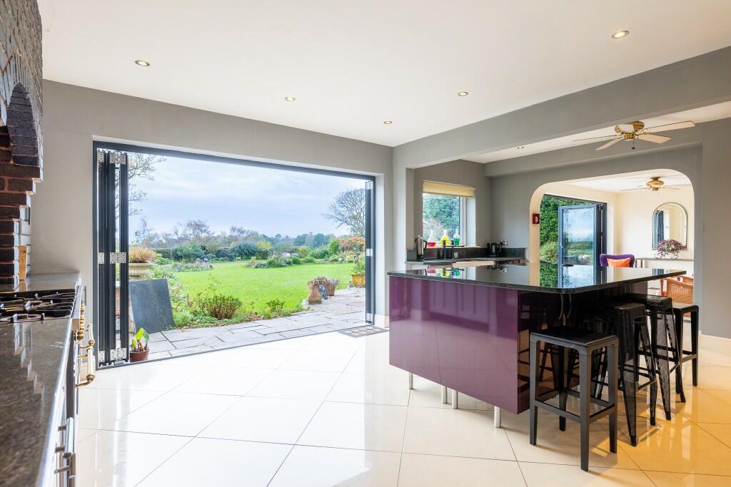 Additional image 3 of Links Hey Road, CH48