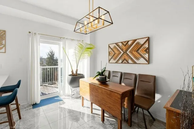 Additional image 16 of 2220 Queensway Dr Unit 13