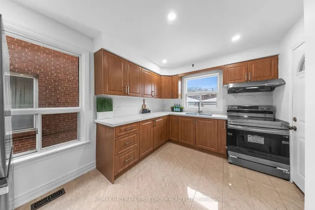 Additional image 12 of 48 Macdonell Ave