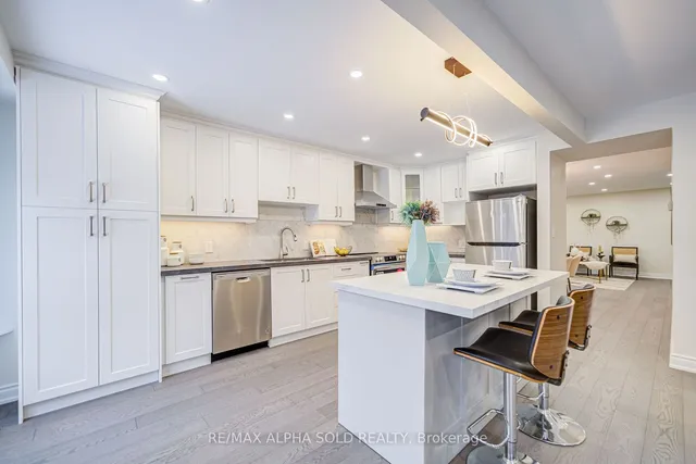 Additional image 17 of 126 Chapel Park Sq