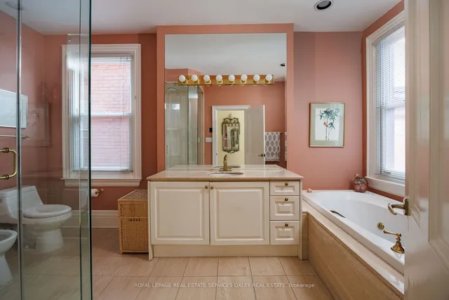 Additional image 19 of 137 Roxborough St