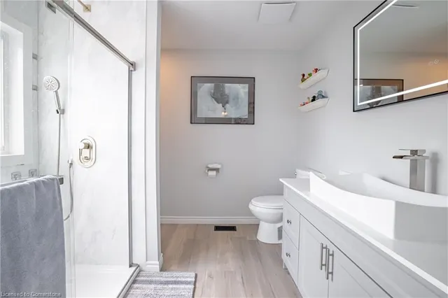 Additional image 17 of 93 Bradley Ave