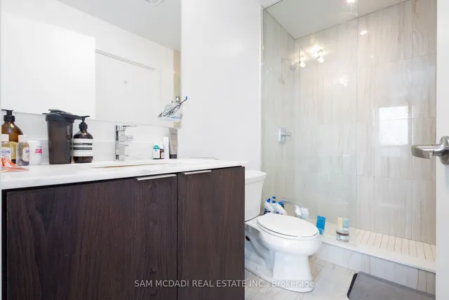 Additional image 16 of 955 Bay St Unit 3903