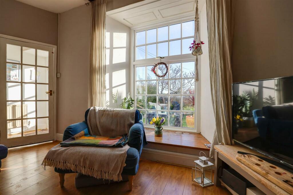 Additional image 16 of 2 Woodford House, Colhugh Street, Llantwit Major, Vale of Glamorgan, CF61 1RF