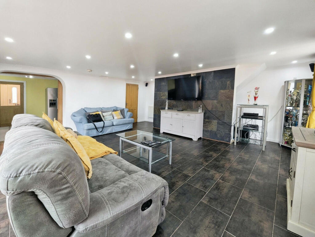 Additional image 19 of Clos Cae Pwll, Treharris, CF46