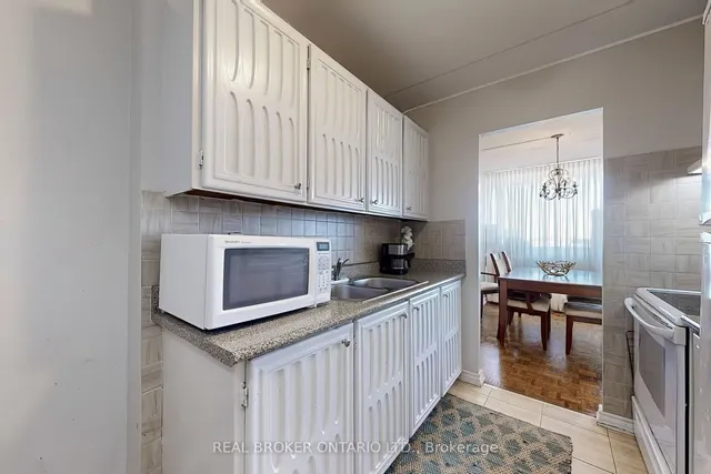 Additional image 20 of 2 GLAMORGAN Ave Unit 1012