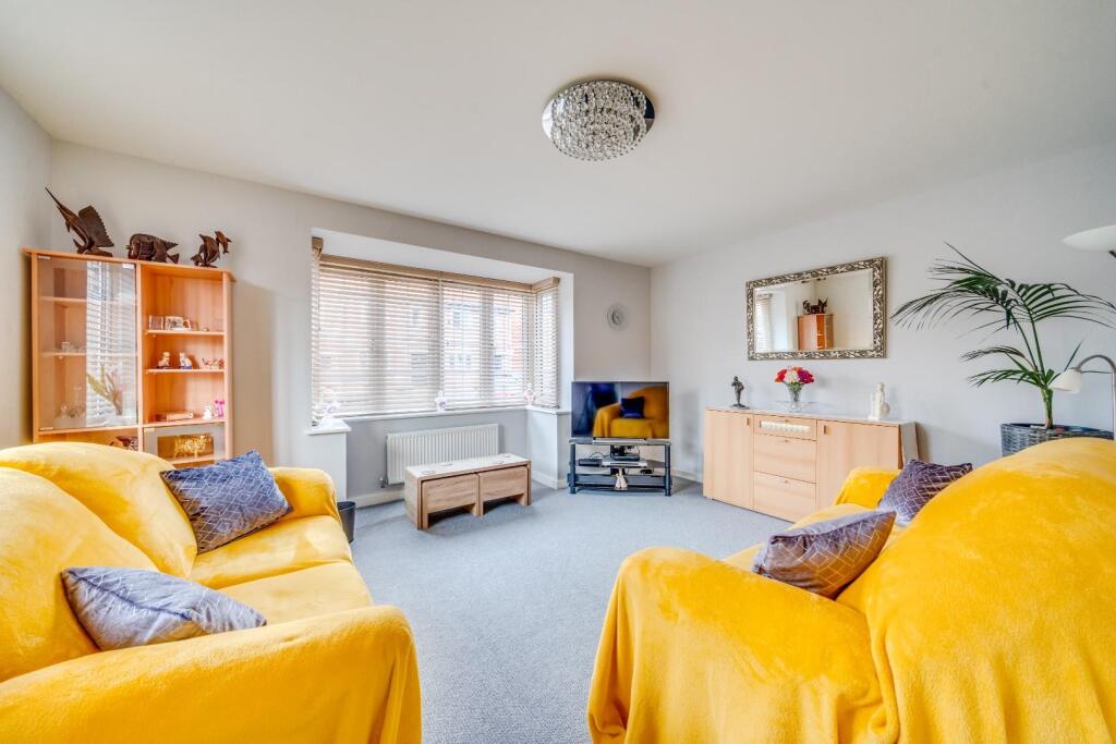 Additional image 4 of Well presented family home in Yatton's Chestnut Park