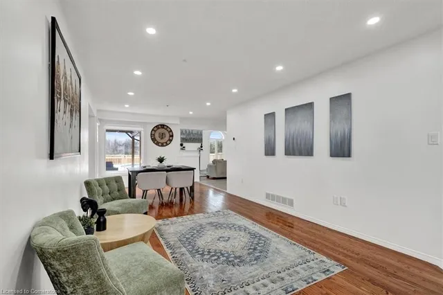 Additional image 6 of 13 Treeview Crt