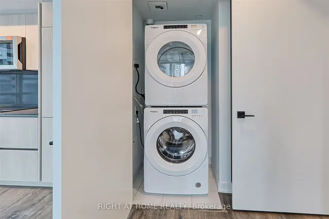 Additional image 3 of 327 King St Unit 1307