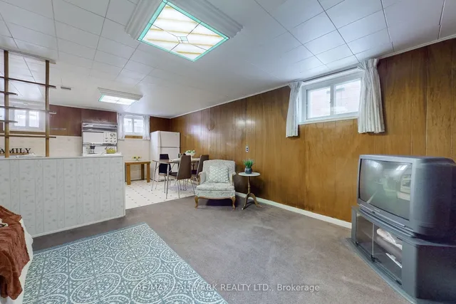 Additional image 21 of 114 Benjamin Blvd