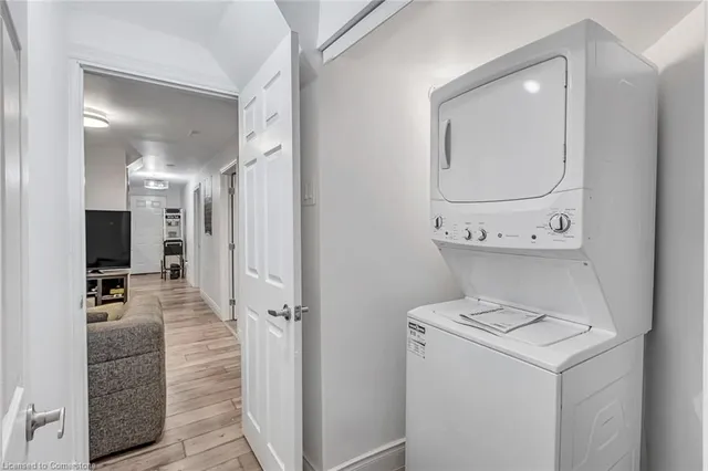 Additional image 22 of 2218 Vista Dr