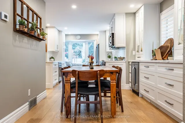 Additional image 8 of 371 Knightsbridge Cres