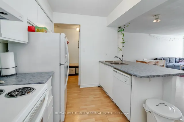 Additional image 6 of 633 Bay St Unit 219