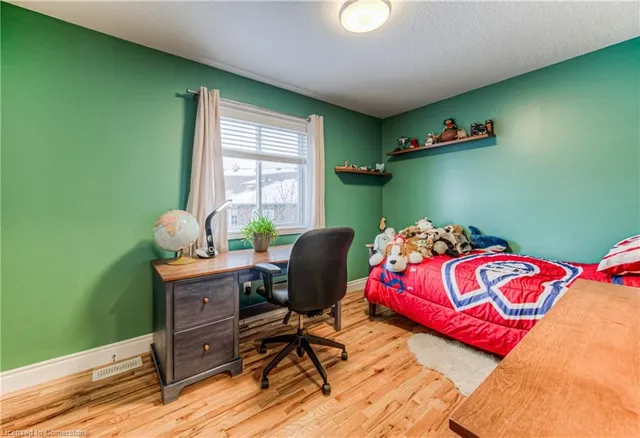 Additional image 33 of 82 Woolwich St