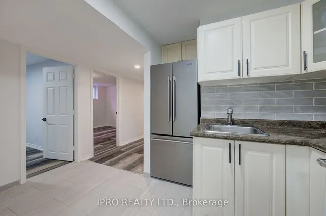 Additional image 31 of 18 Martinglen Cres