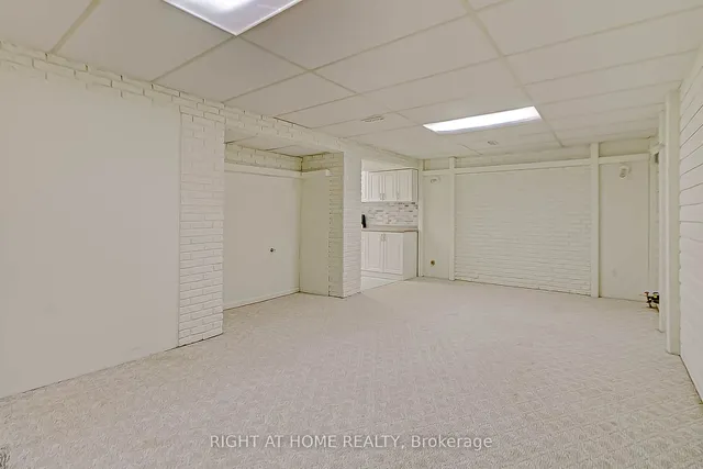 Additional image 17 of 130 Cultra Sq