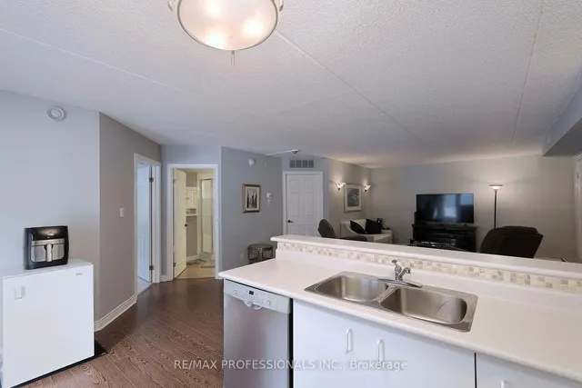 Additional image 15 of 2010 Cleaver Ave Unit 113