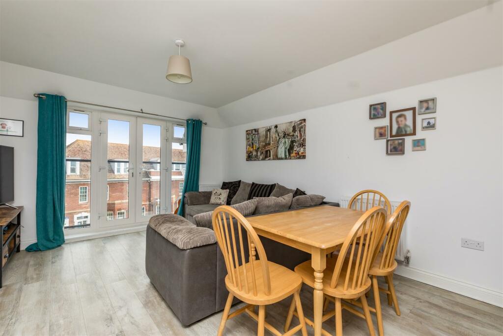 Additional image 7 of Lyndhurst House, Monarch Way, Shoreham-By-Sea