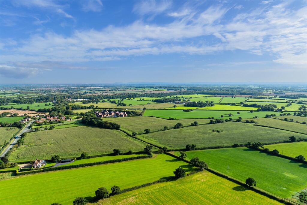Additional image 9 of Belgrave Garden Mews, Pulford, Chester