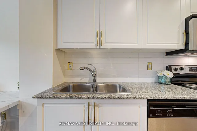 Additional image 17 of 209 Fort York Blvd Unit 355