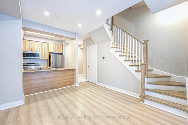 Additional image 9 of 330 Village Green Sq Unit TH06