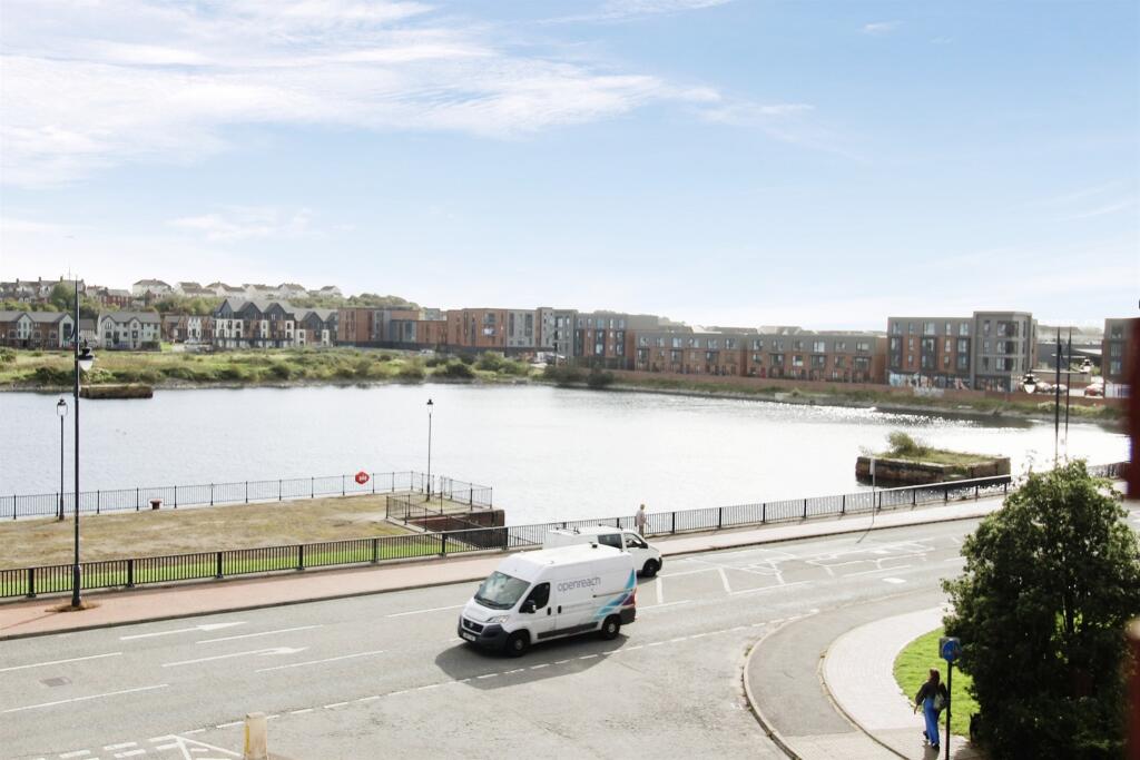 Additional image 15 of Rhodfa Sweldon, Barry