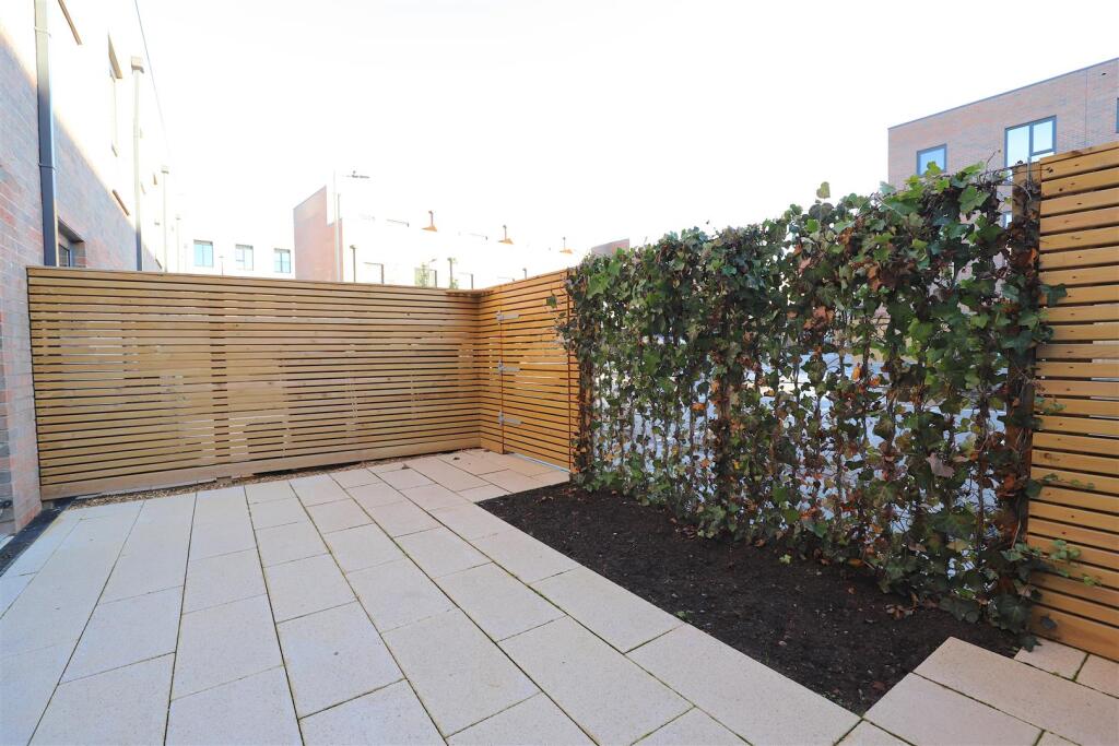 Additional image 9 of Neighbourhood, Bolton, BL1