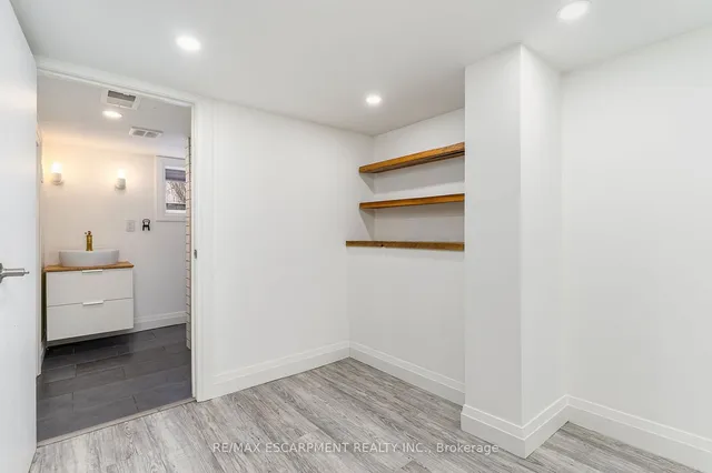 Additional image 28 of 166 Rothsay Ave