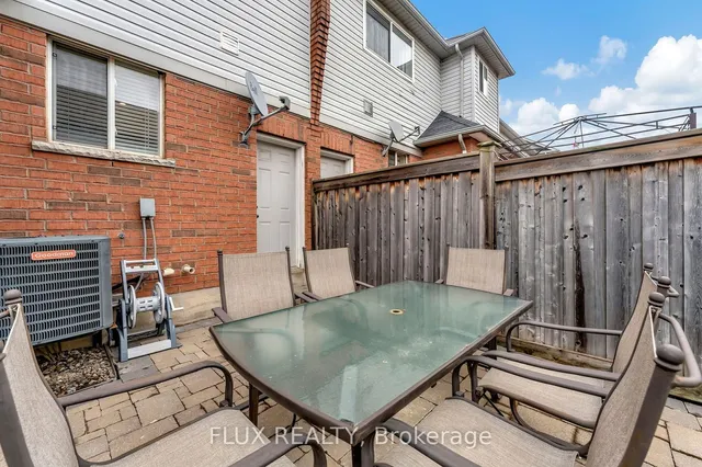 Additional image 30 of 399 HOBBS Cres