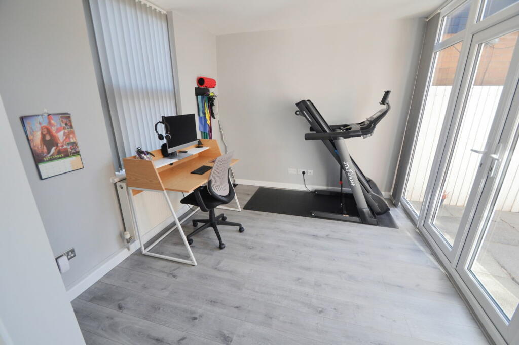 Additional image 19 of Warwick Drive, Wallasey