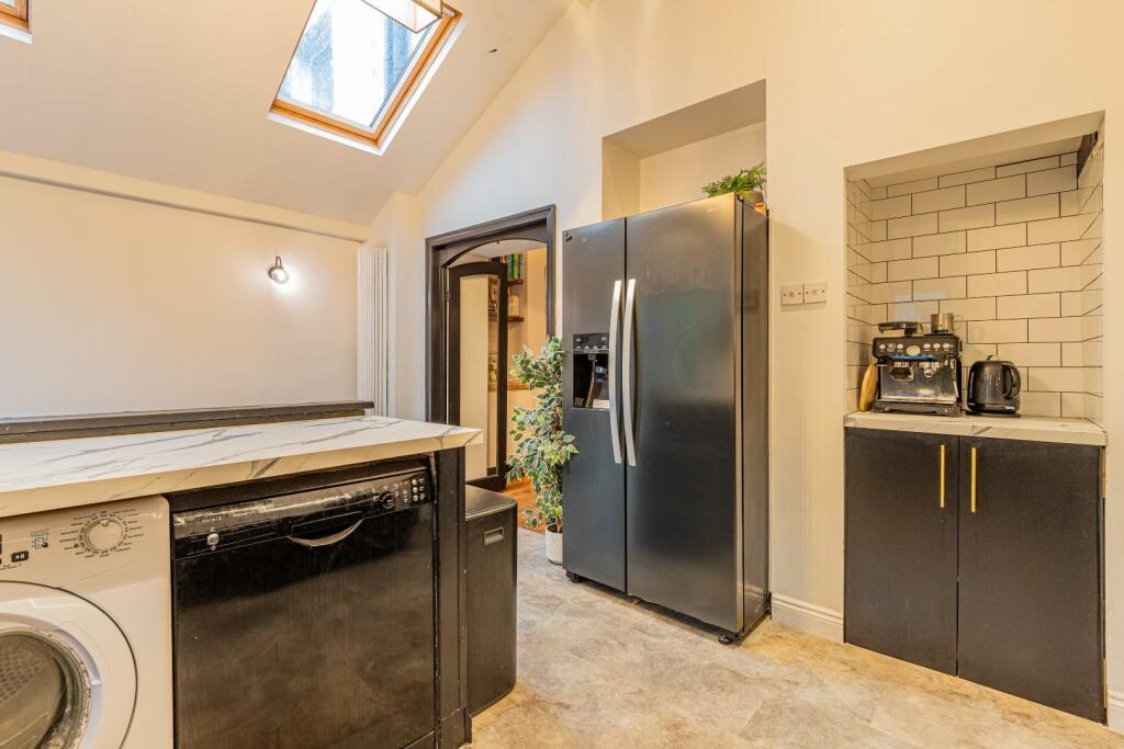 Additional image 8 of High Street, Penarth