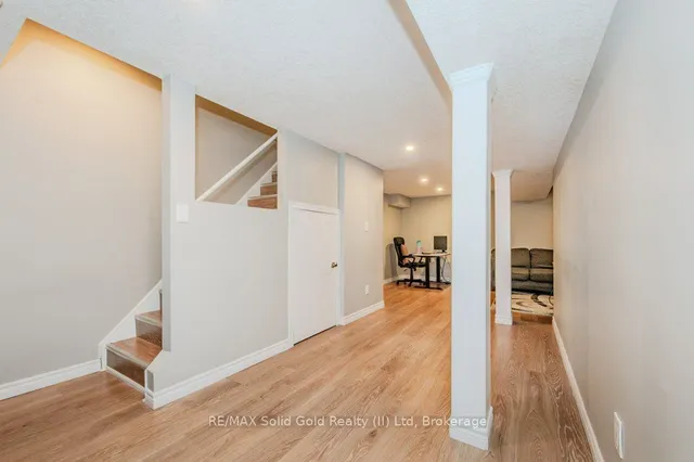 Additional image 29 of 32 Mowat Blvd Unit 58