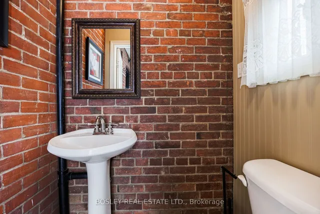 Additional image 21 of 38 Queens Dr