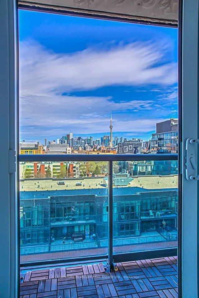 Additional image 35 of 36 Lisgar St Unit 1002E