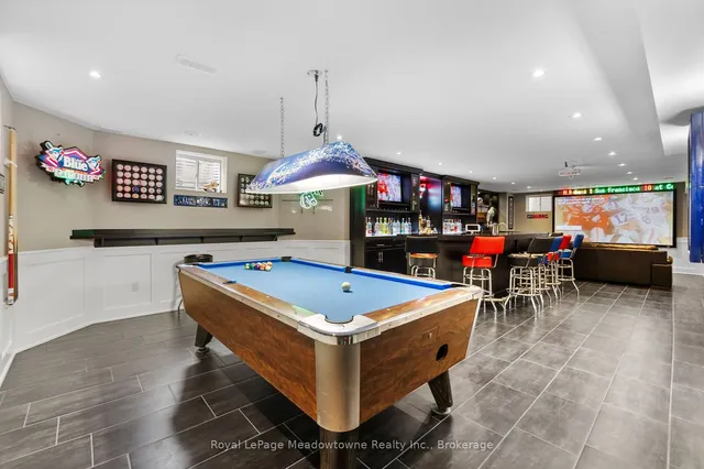 Additional image 35 of 748 Sales Crt