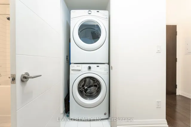 Additional image 7 of 460 Adelaide St Unit 915