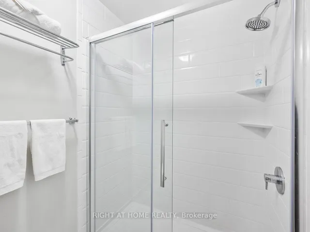 Additional image 11 of 65 Bremner Blvd Unit 1406