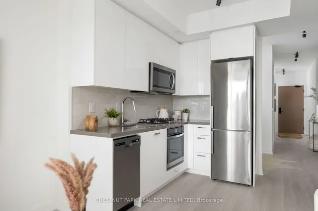 Additional image 8 of 195 McCaul St Unit 404