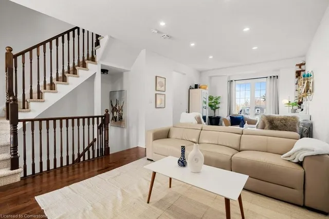 Additional image 11 of 2220 Queensway Dr Unit 13