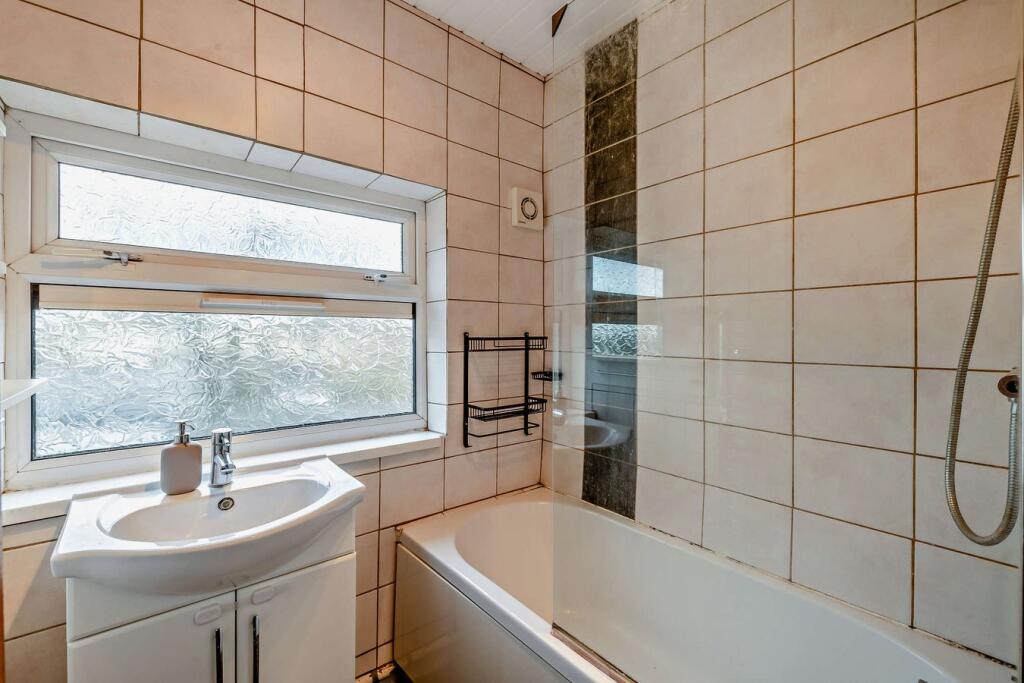 Additional image 20 of Knowles View, Bradford, BD4