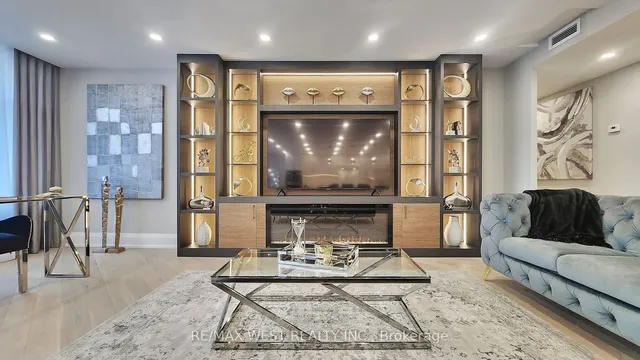 Additional image 8 of 900 Yonge St Unit 1403