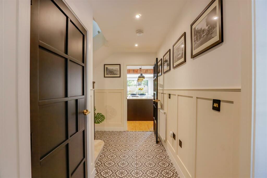 Additional image 14 of The Townhouse, 8 Pen Y Garth Mansions, 2 Stanwell Road, Penarth, CF64 3EA